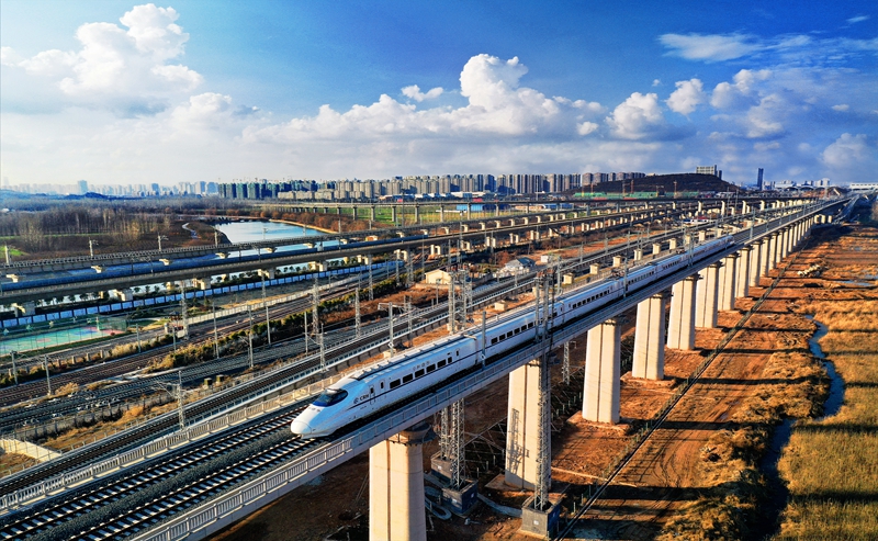 長(zhǎng)三角鐵路暑運(yùn)圓滿收官，發(fā)送旅客近9400萬(wàn)人次彰顯強(qiáng)大運(yùn)輸活力